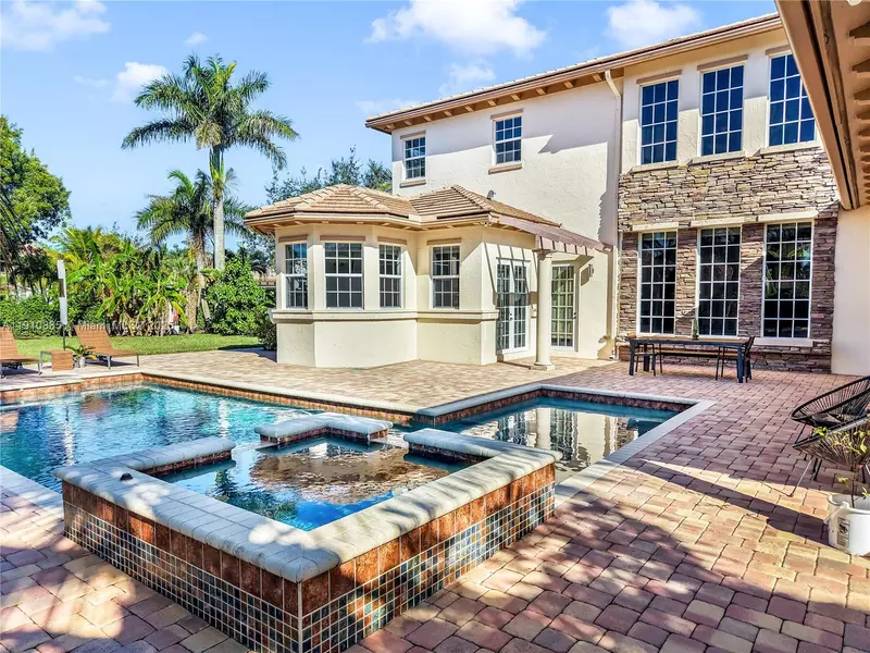 12008 NW 69th Ct, Parkland, FL 33076