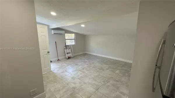 Lantana, FL 33462,408 S 9th St