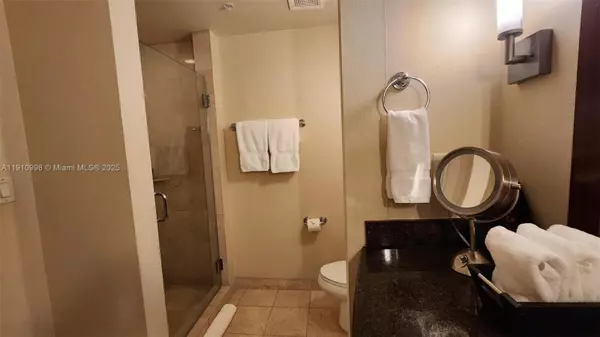 Sunny Isles Beach, FL 33160,18001 Collins Ave #1701