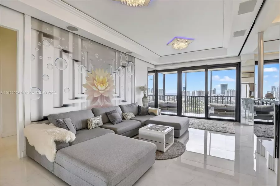 20335 W Country Club Dr #PH4, Aventura, FL 33180