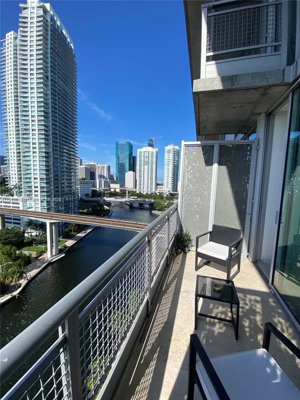 690 SW 1st Ct #1715, Miami, FL 33130