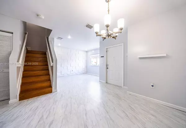 Miami, FL 33177,14036 SW 179th St