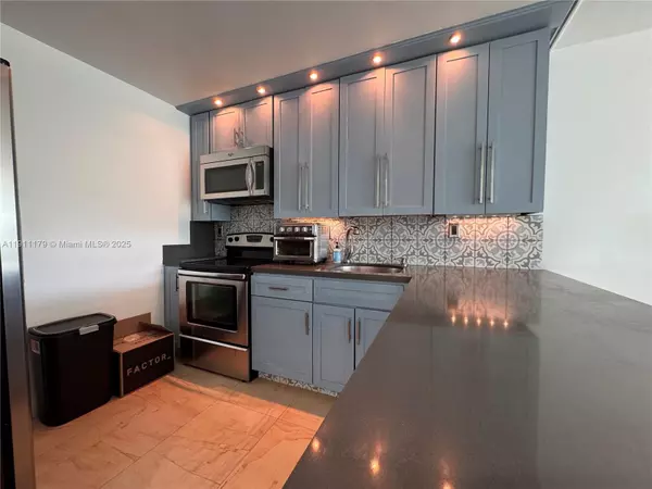 Miami Beach, FL 33141,8233 Harding Ave #403