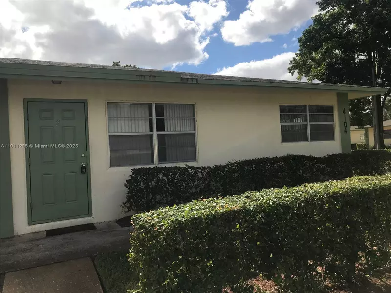 4104 NW 88th Ave #2, Coral Springs, FL 33065