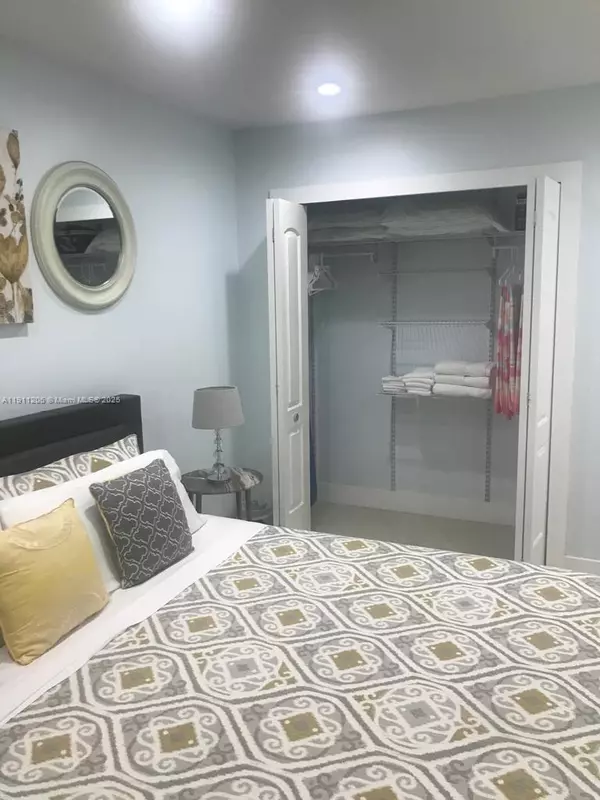 7921 Abbott Ave #5, Miami Beach, FL 33141