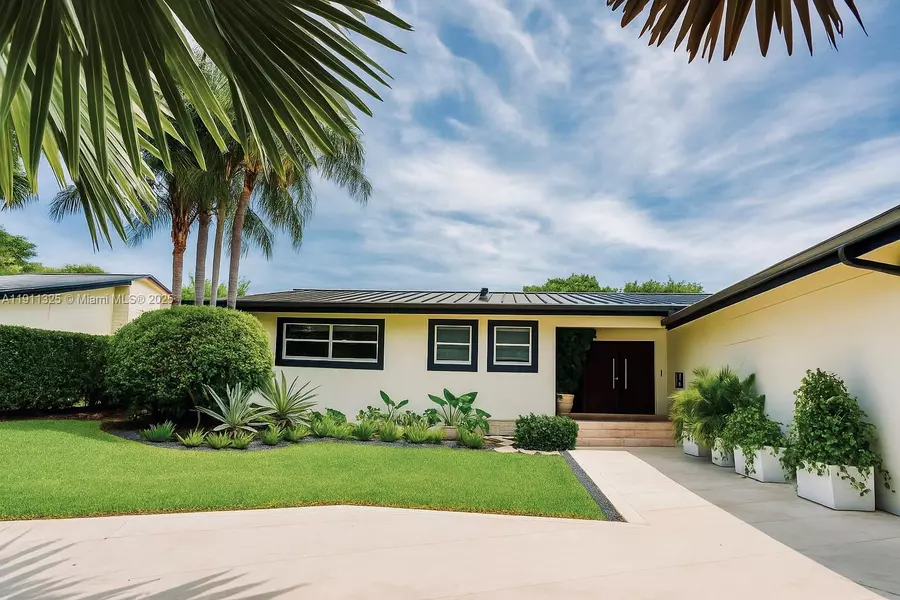 247 E East Shore Dr, Miami, FL 33133