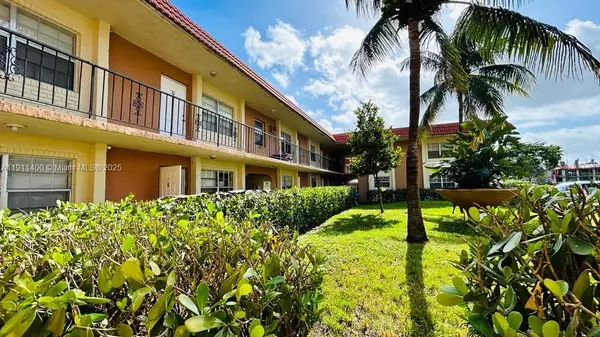 Pompano Beach, FL 33060,978 SW 10th Dr #02