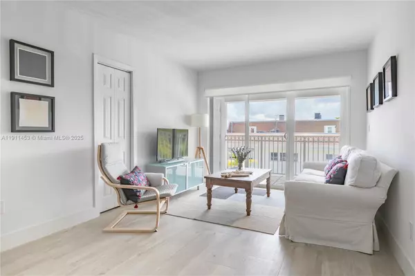 Key Biscayne, FL 33149,290 Sunrise Dr #3-F