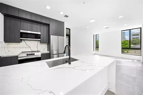 Miami, FL 33130,526 SW 2nd #2