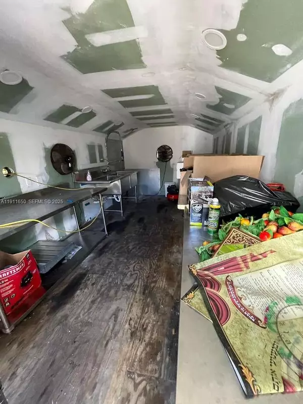 Hollywood, FL 33024,6470 Mcclellan St