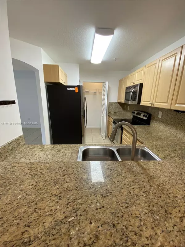 Pembroke Pines, FL 33027,919 SW 143rd Ter #2009