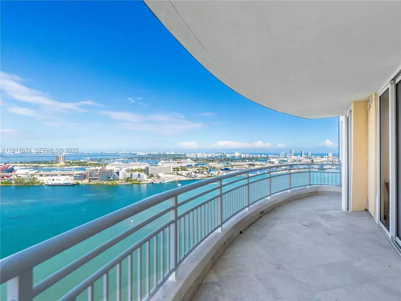 848 Brickell Key Dr #3904, Miami, FL 33131