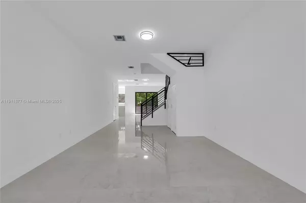 Fort Lauderdale, FL 33304,828 NE 14th St