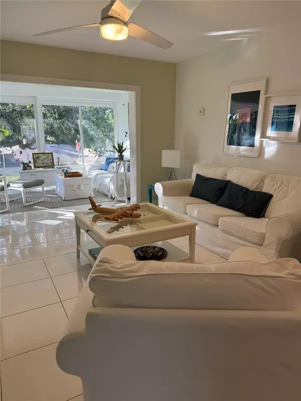 Lauderdale Lakes, FL 33313,5141 W Oakland Park Blvd #311