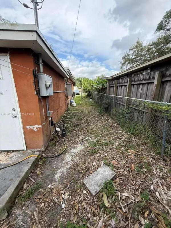 Miramar, FL 33023,6036 SW 40th Ct