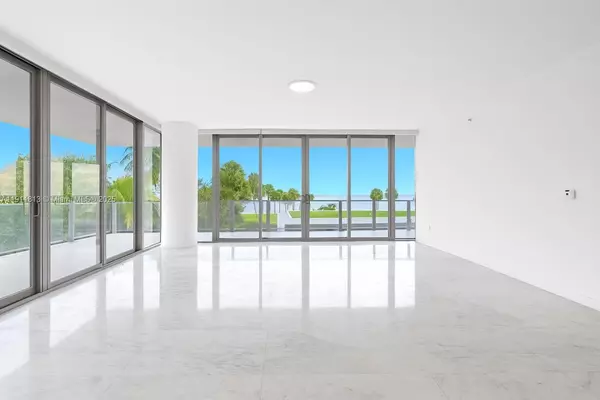 Key Biscayne, FL 33149,350 E Ocean Dr #301N