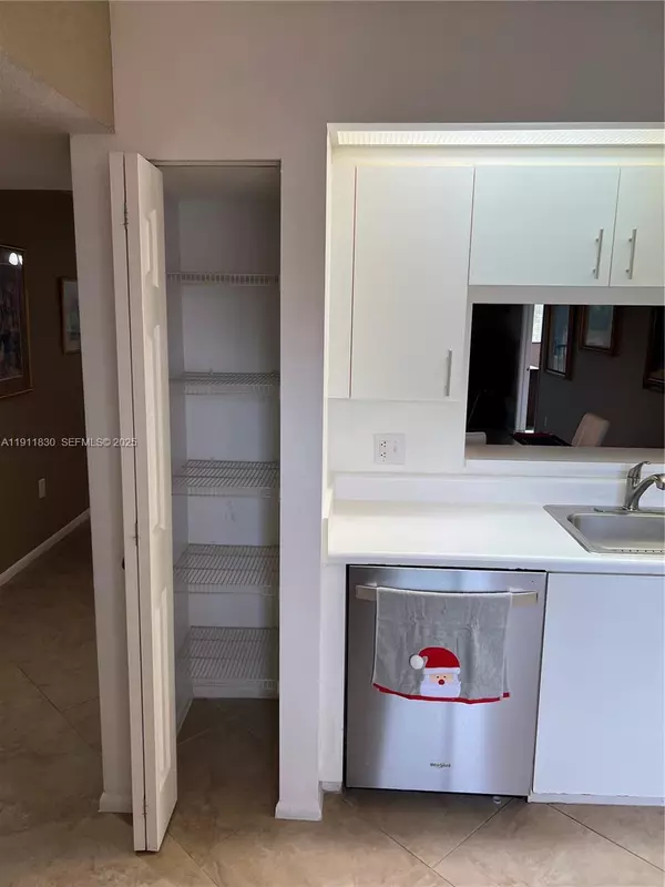 Pembroke Pines, FL 33027,12550 SW 15th St #307E