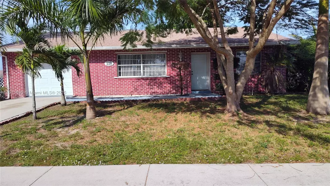 118 Bobwhite Rd, Royal Palm Beach, FL 33411