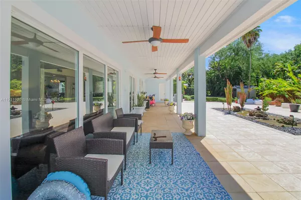 Pinecrest, FL 33156,6900 SW 104th St