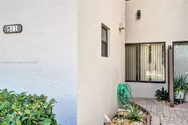 Plantation, FL 33324,958 Mockingbird Ln #511