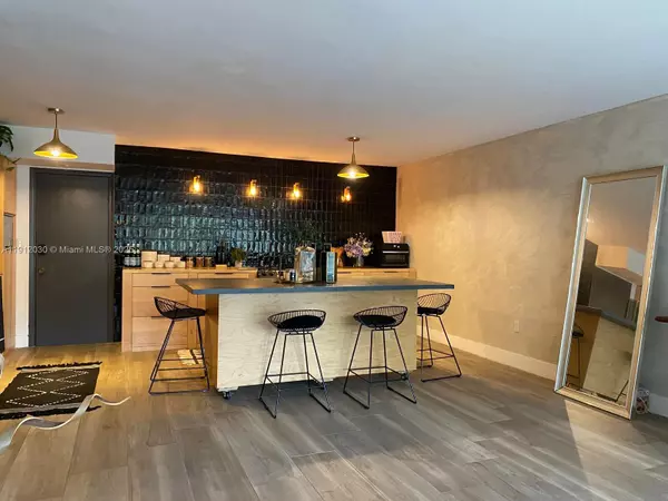 Key Biscayne, FL 33149,550 Ocean Dr #2D