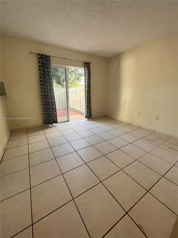 Hialeah, FL 33015,6995 NW 173rd Dr #2101