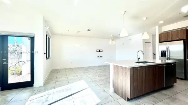 Doral, FL 33166,4670 NW 84th Ave #22