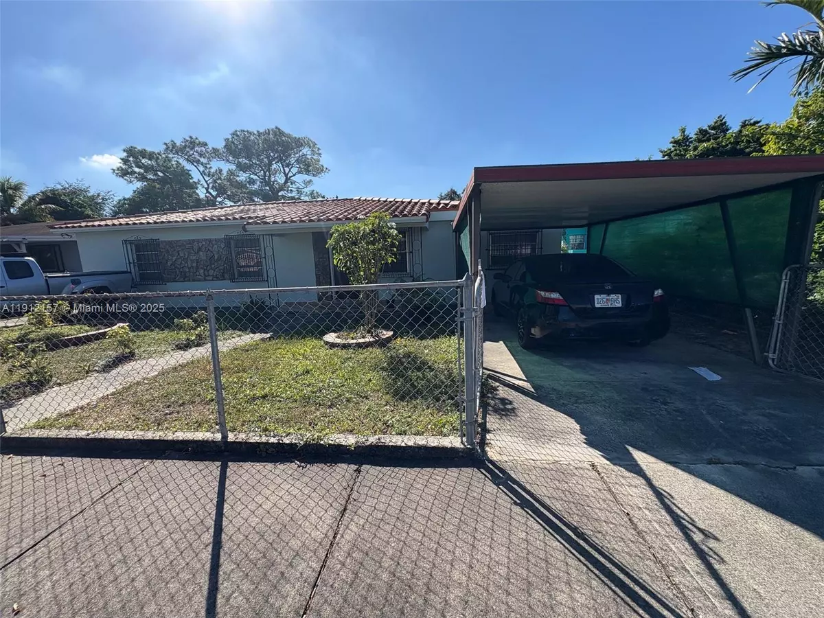 Hialeah, FL 33013,536 E 27th St #536