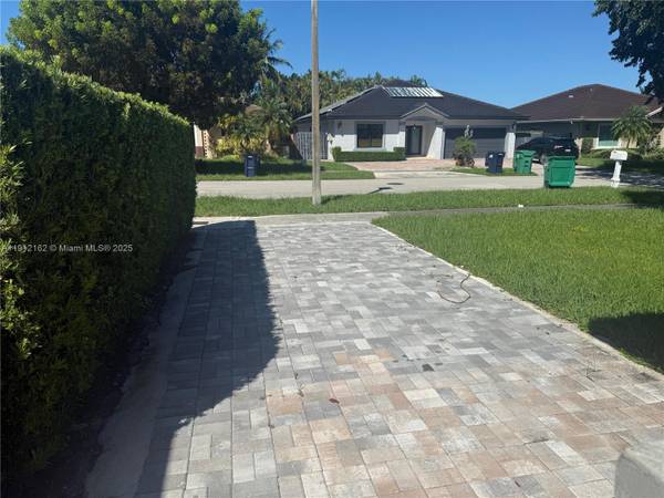 Miami, FL 33196,Address not disclosed