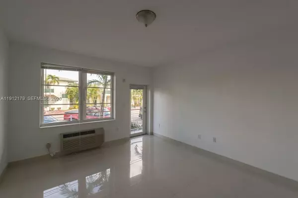 Miami Beach, FL 33141,540 74th St #14