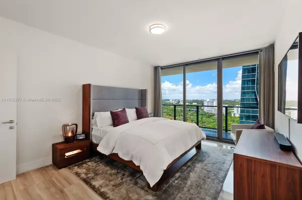 Miami, FL 33131,1451 Brickell Ave #2405