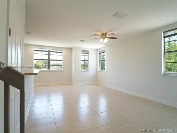 Plantation, FL 33324,7738 NW 5th St #7744