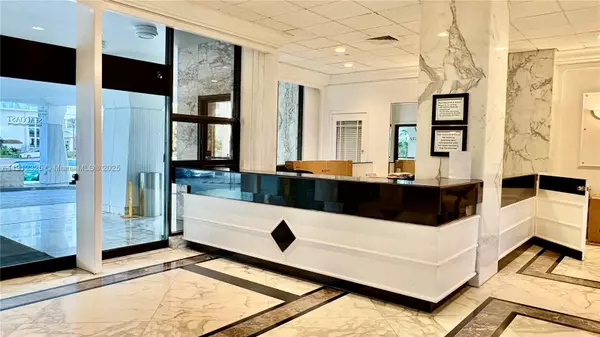 5700 Collins Ave #11B, Miami Beach, FL 33140