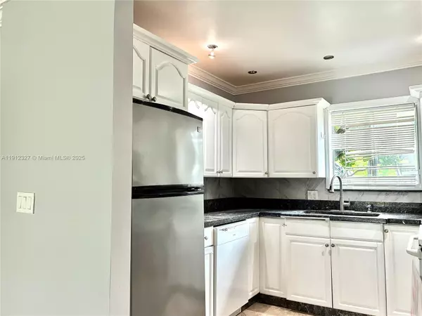 Lantana, FL 33462,200 S Waterway Dr S #101