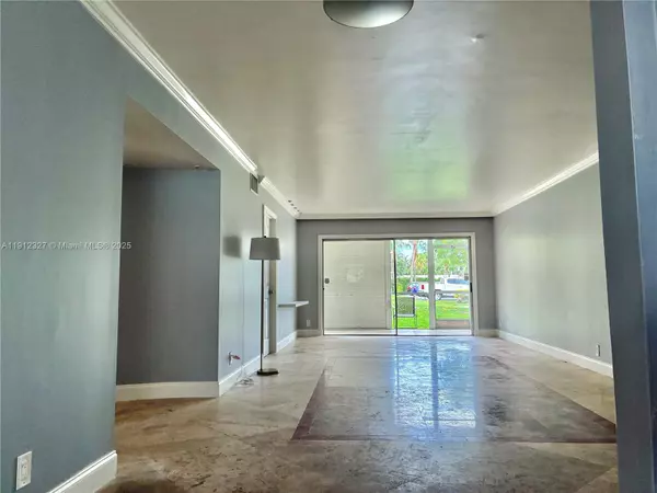 Lantana, FL 33462,200 S Waterway Dr S #101