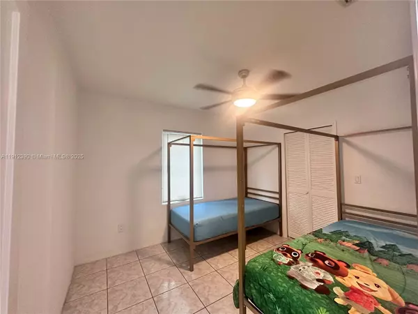 Biscayne Park, FL 33161,11208 NE 10 av