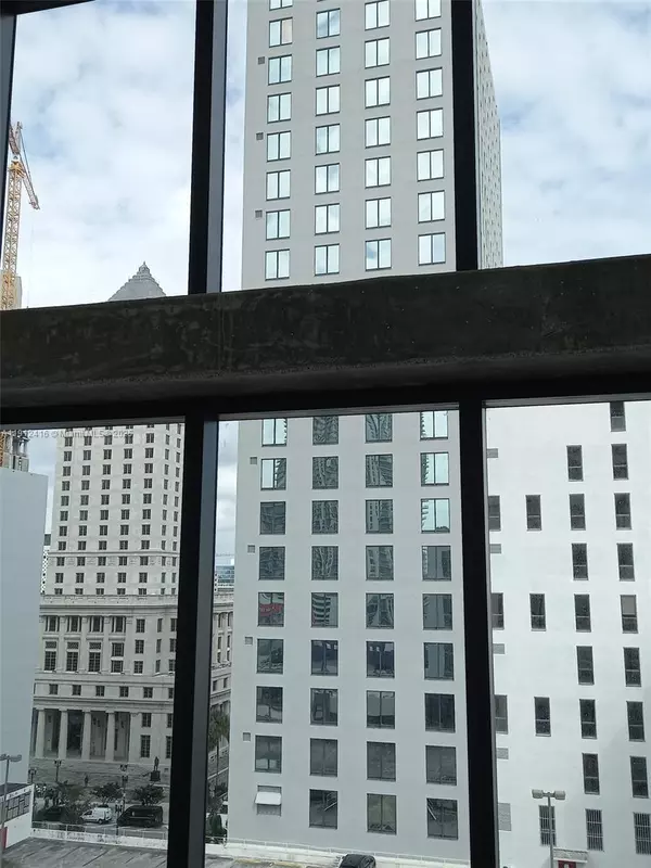 Miami, FL 33130,30 SW 1st St #601