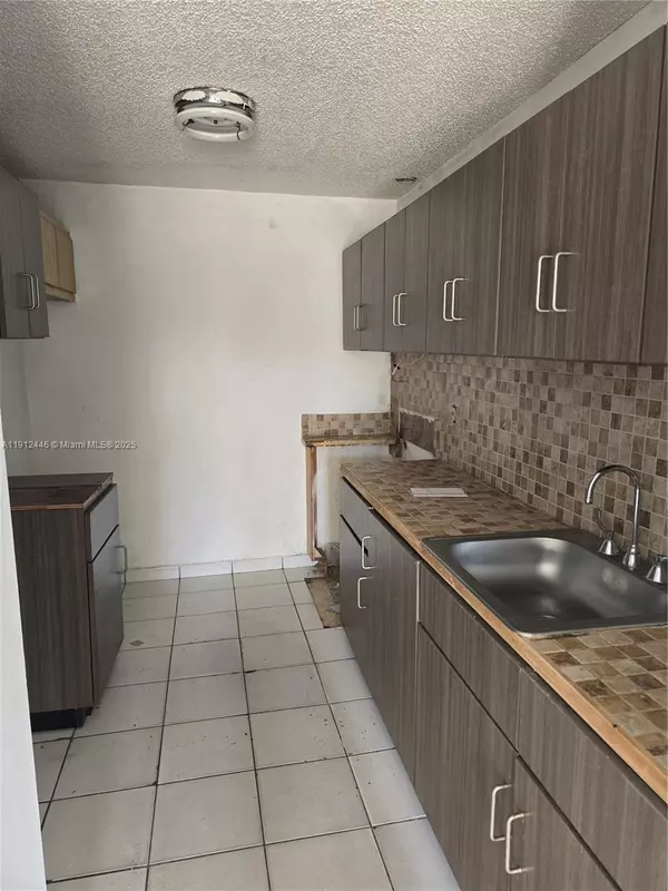 Miami Gardens, FL 33055,18814 NW 46th Ave