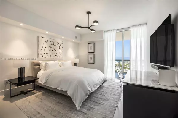 Miami Beach, FL 33139,450 Alton Rd #2007