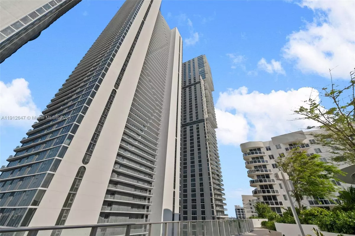 Miami, FL 33137,700 NE 24th St #5606