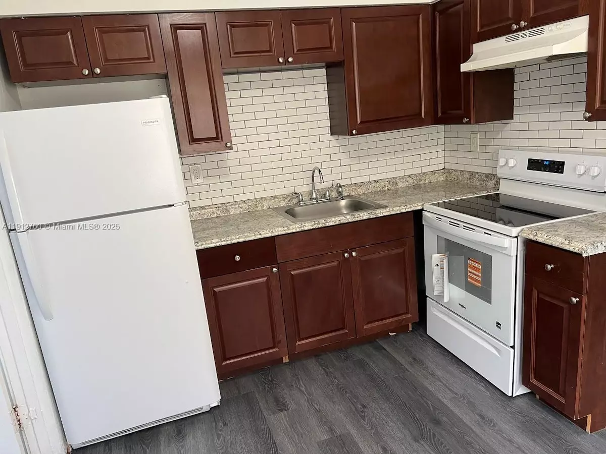 Hollywood, FL 33021,5725 Grant St #5725