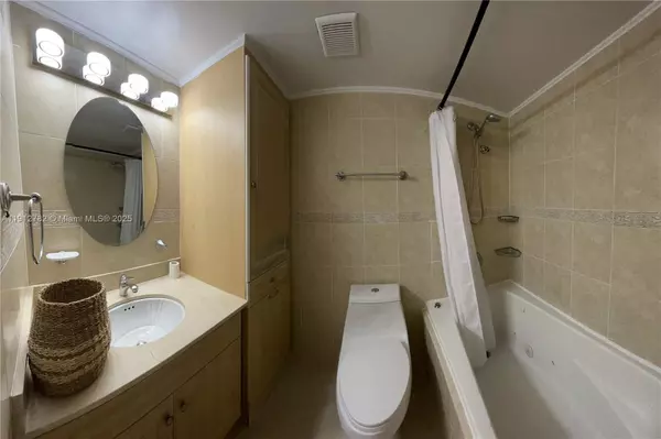 Miami, FL 33174,9401 SW 4th St #111