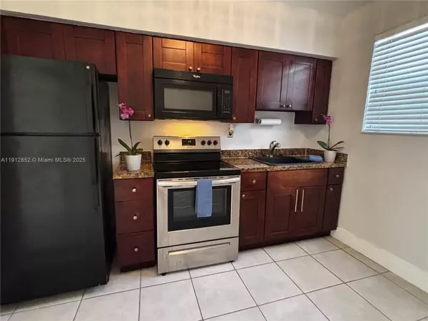 Miami, FL 33133,2982 SW 25th St #2