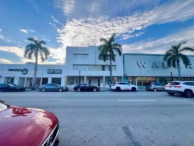 Miami Beach, FL 33141,7326 Collins Ave #304