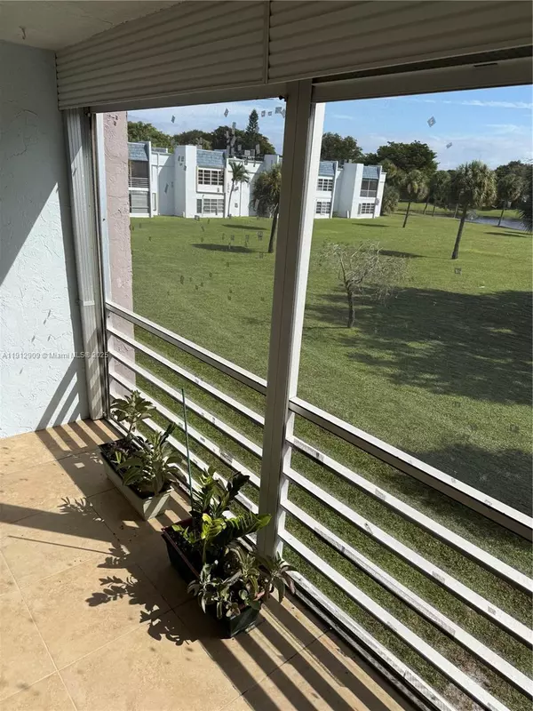 Delray Beach, FL 33445,2828 Casita Way #2050