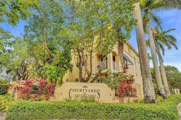 100 Jacaranda Country Club Dr #203, Plantation, FL 33324