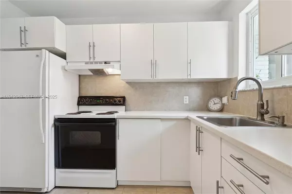 Miami, FL 33150,793 NW 91st St #2