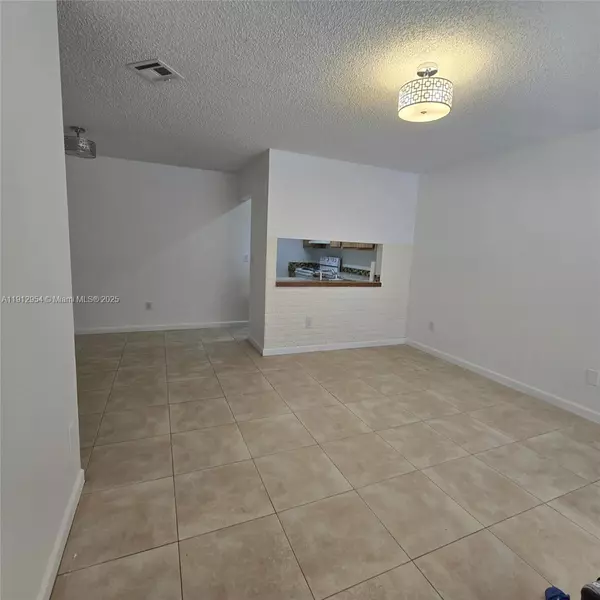 Miami, FL 33193,15332 SW 72nd St #6-24
