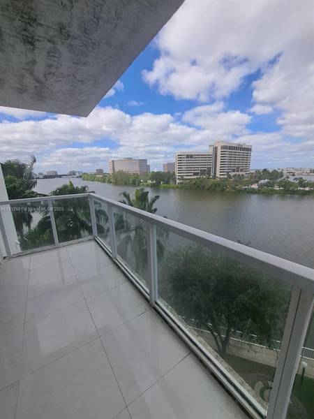 5085 NW 7th St #602, Miami, FL 33126