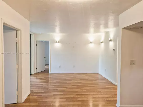 Miami, FL 33175,11800 SW 18th St #209-4